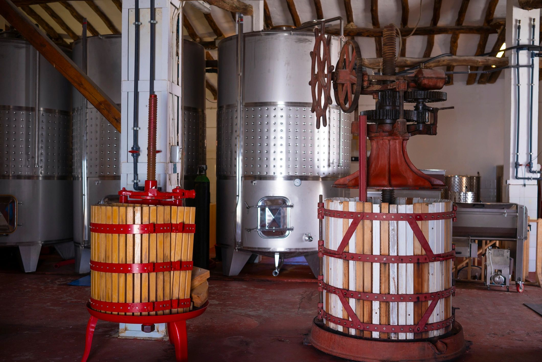 Georgian wine history vineyard production old and modern Qvevri grapes