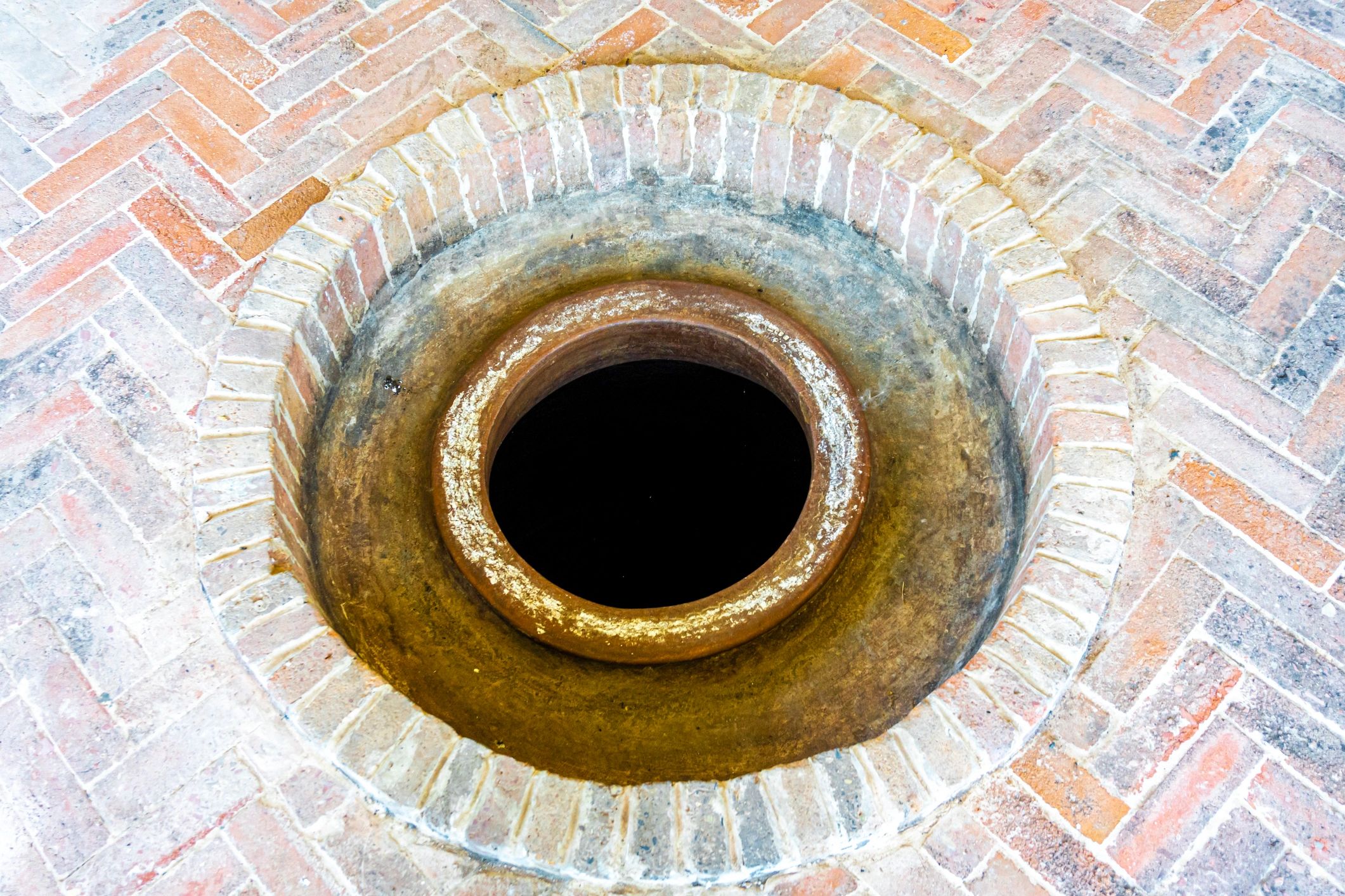 Georgian winemaking traditional Qvevri